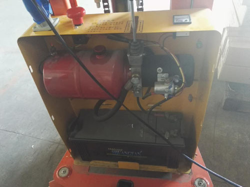 半電動堆高叉車液壓系統_沈陽興隆瑞機械
