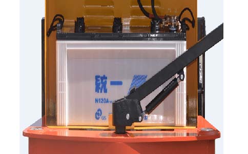 電動(dòng)叉車(chē)電瓶多少錢(qián)一組-沈陽(yáng)興隆瑞機(jī)械